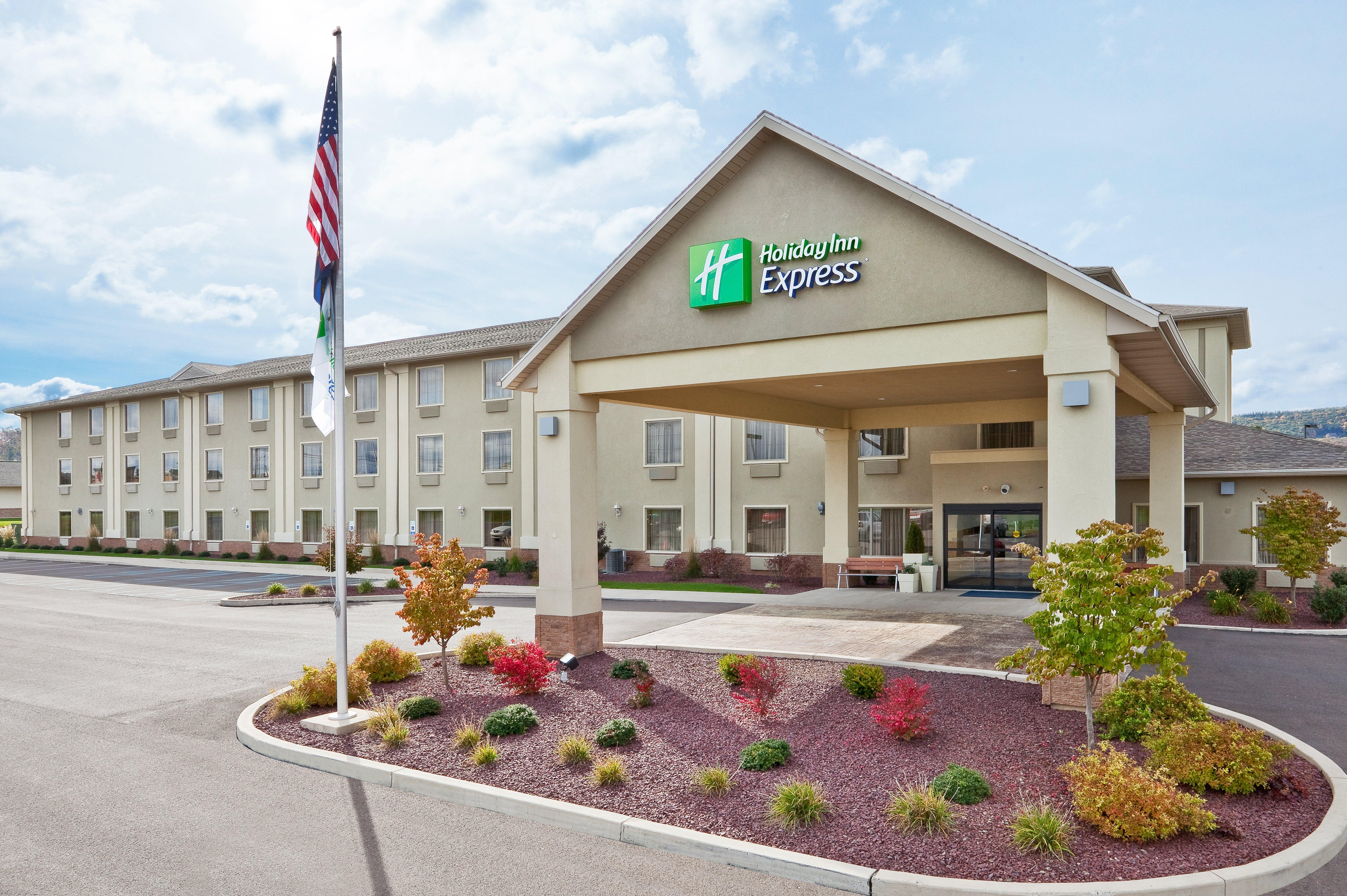 Holiday Inn Express Bloomsburg Exterior photo